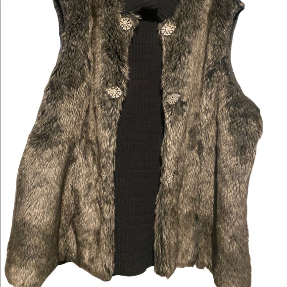 American Glamour by Badgley Mischka Faux Fur Vest with bling buttons - Picture 2 of 5